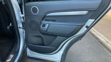 Land Rover Discovery 3.0 D300 R-Dynamic HSE 5dr Auto Diesel Station Wagon